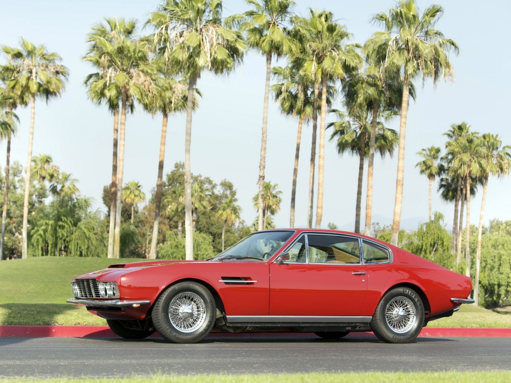Aston Martin DBS (Automatic)